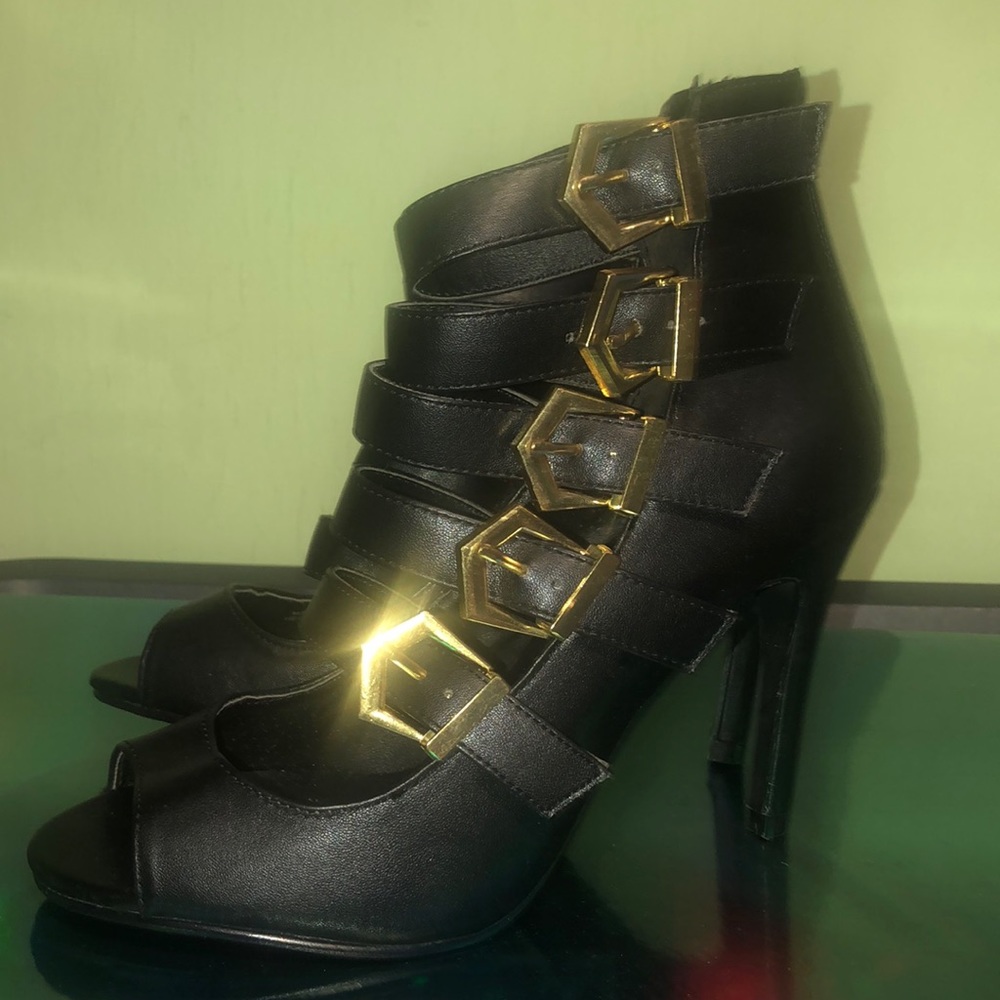 Shoes/ heels